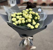 Букет Белые кустовые розы Солинеро в Мамоново